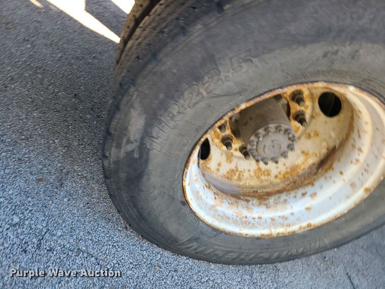 image for item LJ9377 2007 Hino 268  box truck