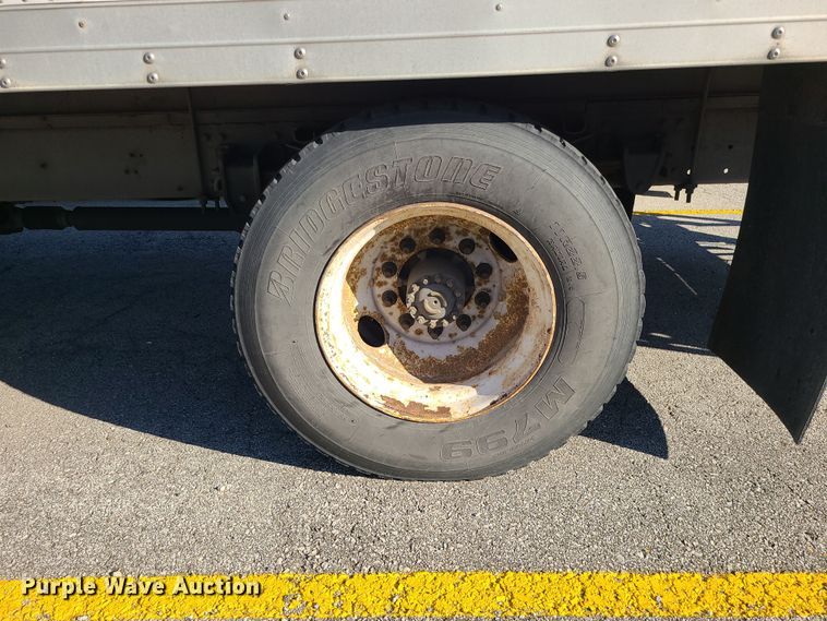 image for item LJ9377 2007 Hino 268  box truck