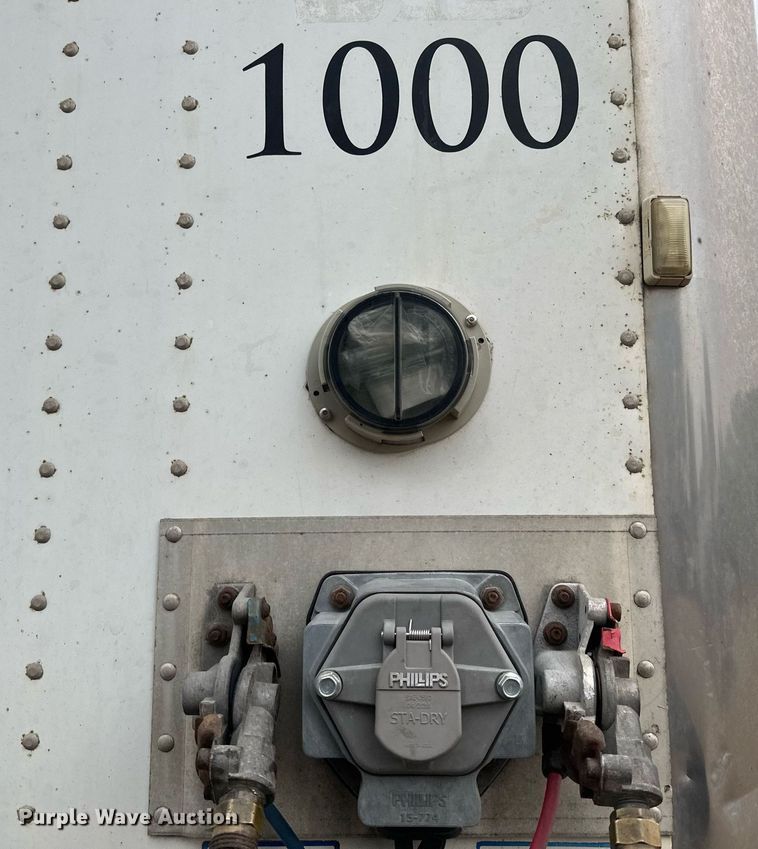 image for item LO9315 2013 Stoughton AVE-535T-S-C-AR  dry van trailer