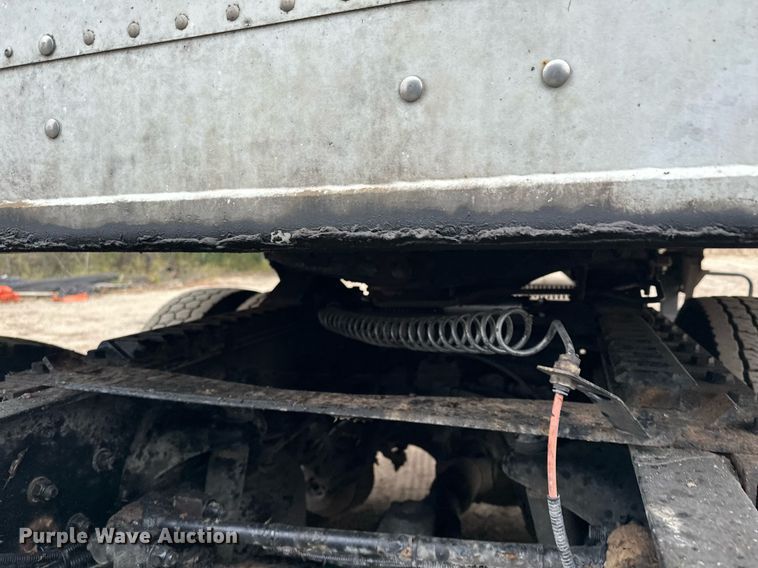 image for item LO9315 2013 Stoughton AVE-535T-S-C-AR  dry van trailer