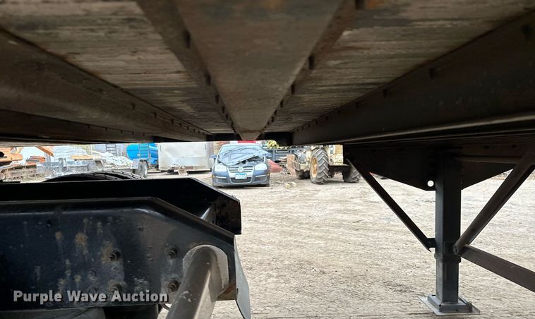 image for item LO9315 2013 Stoughton AVE-535T-S-C-AR  dry van trailer