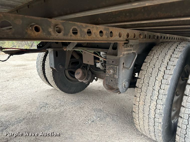 image for item LO9315 2013 Stoughton AVE-535T-S-C-AR  dry van trailer