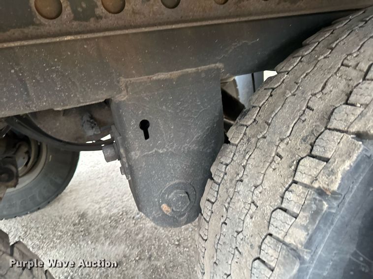 image for item LO9315 2013 Stoughton AVE-535T-S-C-AR  dry van trailer