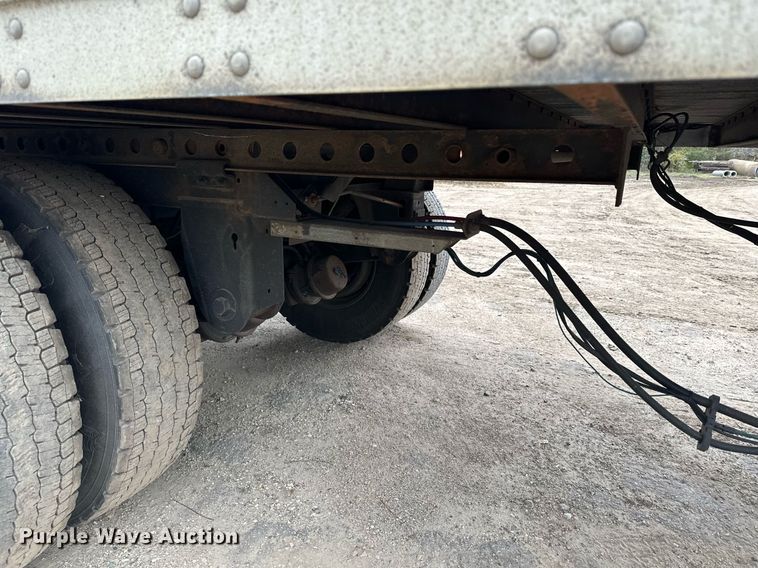 image for item LO9315 2013 Stoughton AVE-535T-S-C-AR  dry van trailer