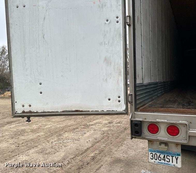 image for item LO9315 2013 Stoughton AVE-535T-S-C-AR  dry van trailer