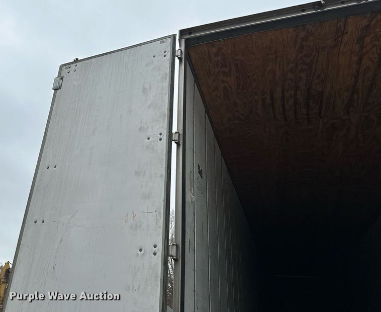 image for item LO9315 2013 Stoughton AVE-535T-S-C-AR  dry van trailer