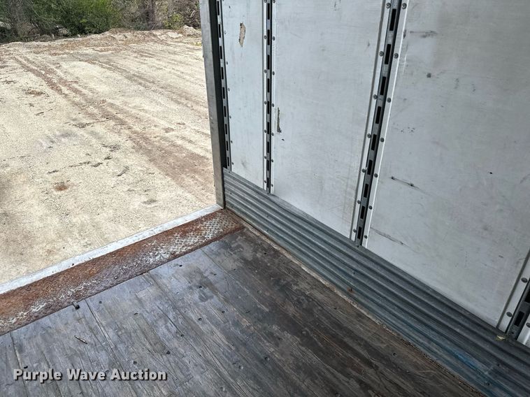 image for item LO9315 2013 Stoughton AVE-535T-S-C-AR  dry van trailer