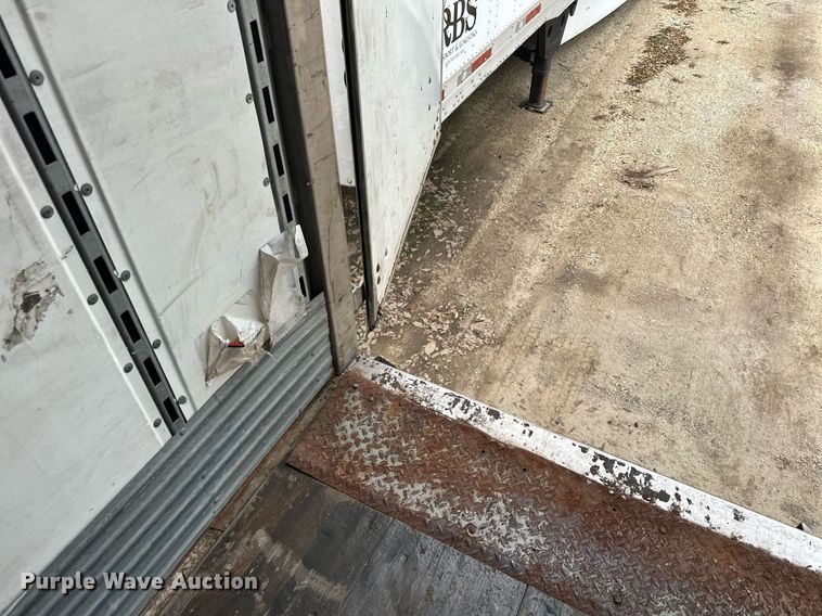 image for item LO9315 2013 Stoughton AVE-535T-S-C-AR  dry van trailer