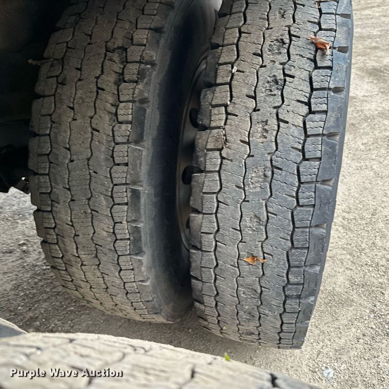 image for item LO9315 2013 Stoughton AVE-535T-S-C-AR  dry van trailer