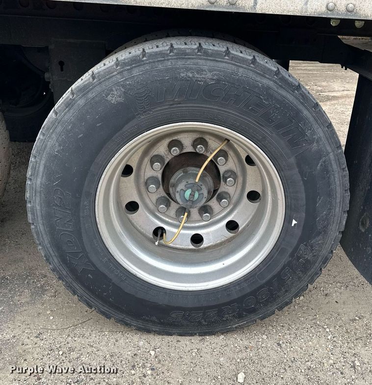 image for item LO9315 2013 Stoughton AVE-535T-S-C-AR  dry van trailer