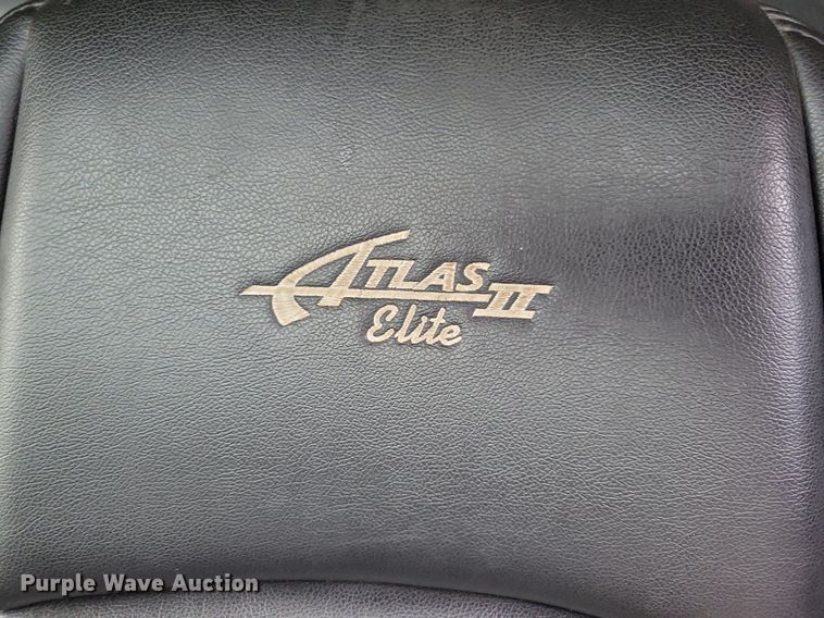 image for item LO9955 2012 Kenworth T800  semi truck