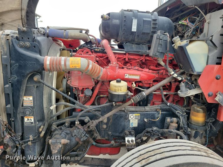 image for item LO9955 2012 Kenworth T800  semi truck