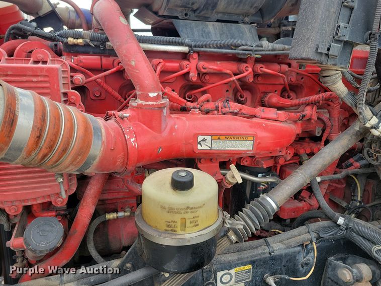 image for item LO9955 2012 Kenworth T800  semi truck