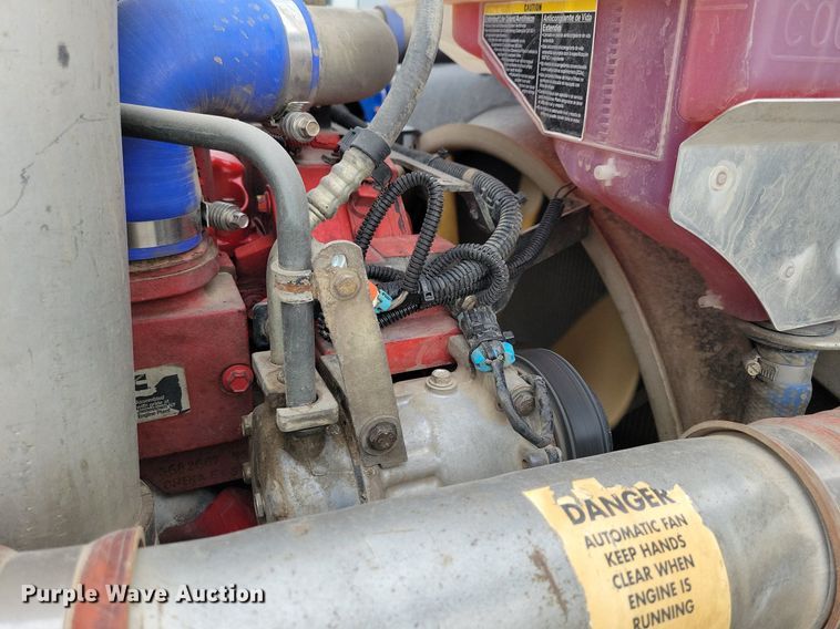 image for item LO9955 2012 Kenworth T800  semi truck