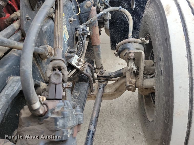 image for item LO9955 2012 Kenworth T800  semi truck