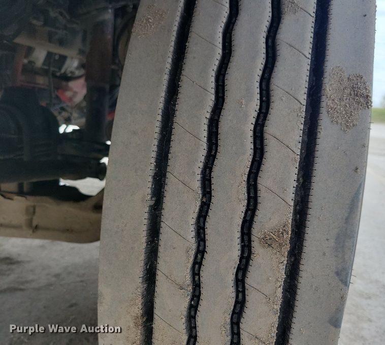 image for item LO9955 2012 Kenworth T800  semi truck