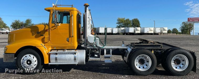 image for item LV9100 1999 International 9400  semi truck