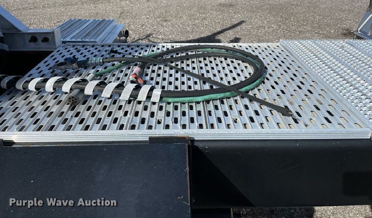 image for item LV9119 2007 Peterbilt 385  semi truck