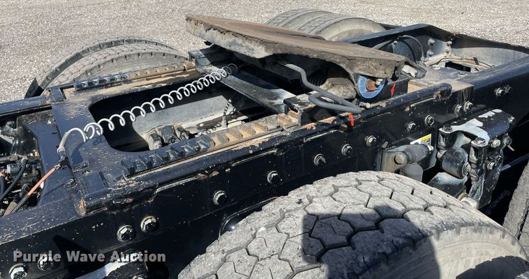 image for item LV9119 2007 Peterbilt 385  semi truck