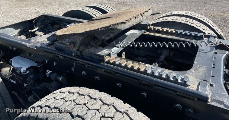 image for item LV9119 2007 Peterbilt 385  semi truck