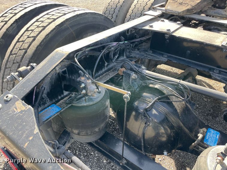 image for item LV9119 2007 Peterbilt 385  semi truck