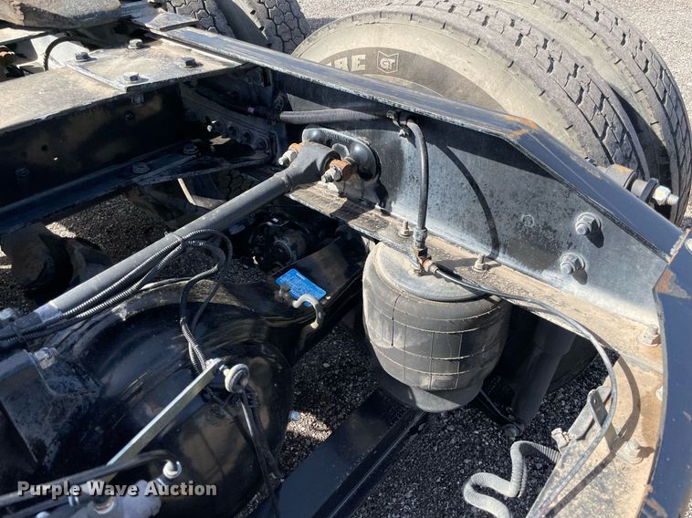 image for item LV9119 2007 Peterbilt 385  semi truck