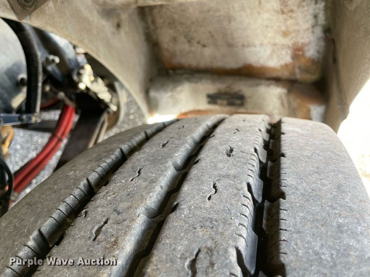 image for item LV9119 2007 Peterbilt 385  semi truck