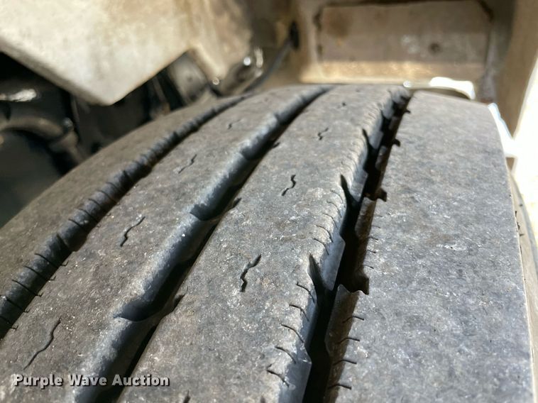 image for item LV9119 2007 Peterbilt 385  semi truck