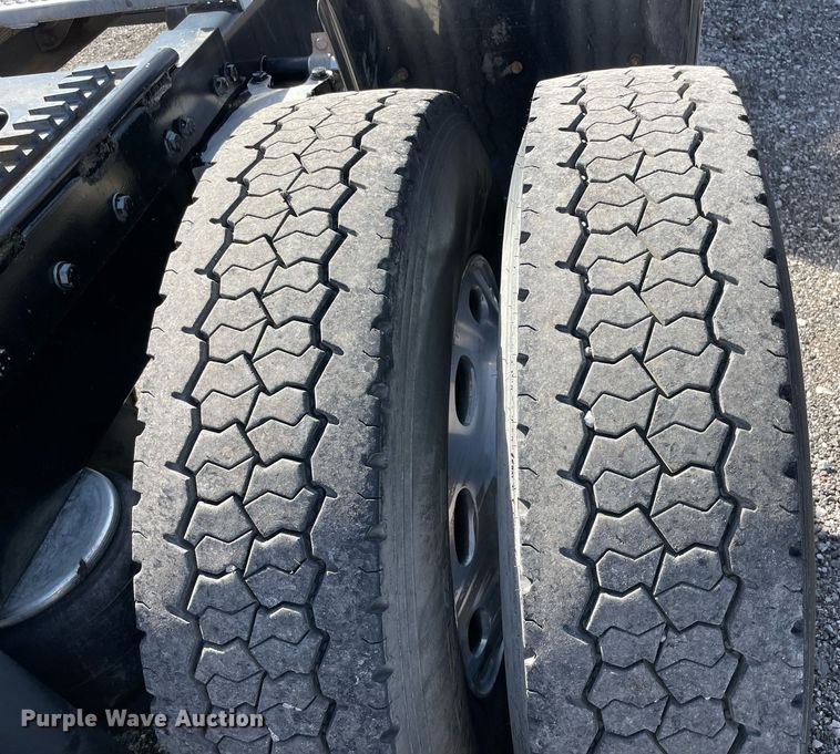 image for item LV9119 2007 Peterbilt 385  semi truck