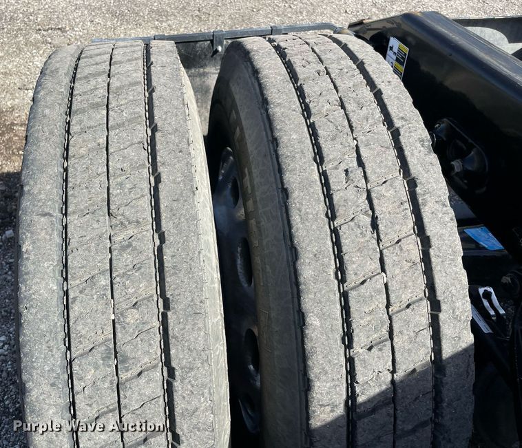 image for item LV9119 2007 Peterbilt 385  semi truck