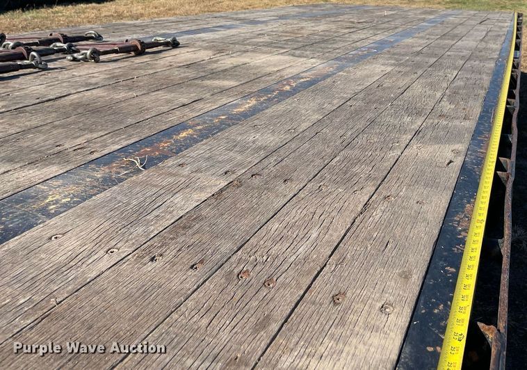 image for item LV9190 2015 Fontaine  drop deck equipment trailer