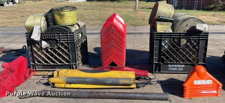 image for item LV9190 2015 Fontaine  drop deck equipment trailer