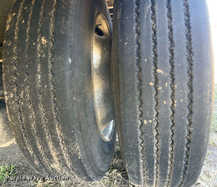 image for item LV9190 2015 Fontaine  drop deck equipment trailer