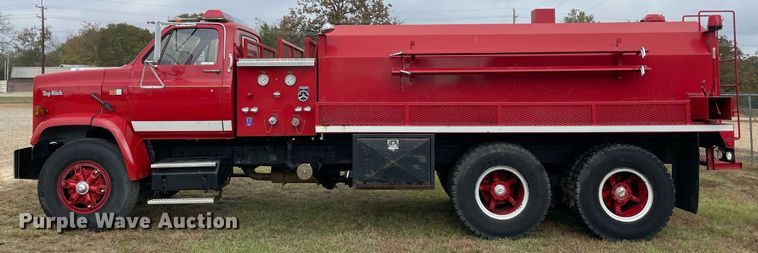 image for item LV9193 1987 GMC C7000  pumper fire truck
