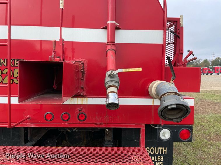 image for item LV9193 1987 GMC C7000  pumper fire truck