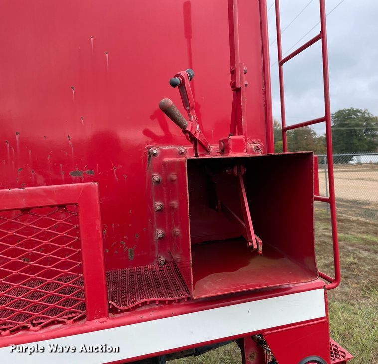 image for item LV9193 1987 GMC C7000  pumper fire truck