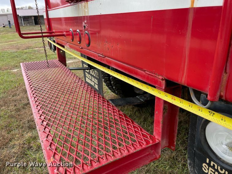 image for item LV9193 1987 GMC C7000  pumper fire truck