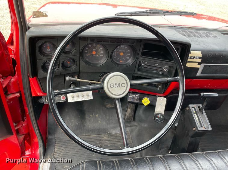 image for item LV9193 1987 GMC C7000  pumper fire truck