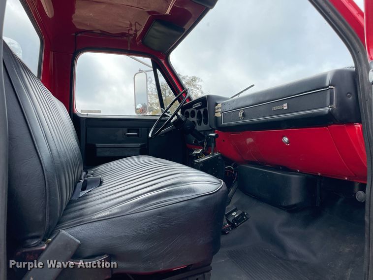 image for item LV9193 1987 GMC C7000  pumper fire truck