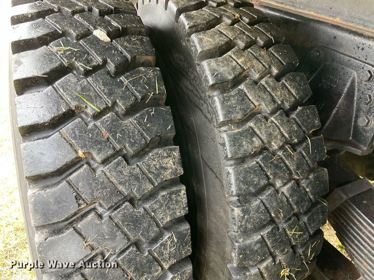 image for item LV9193 1987 GMC C7000  pumper fire truck