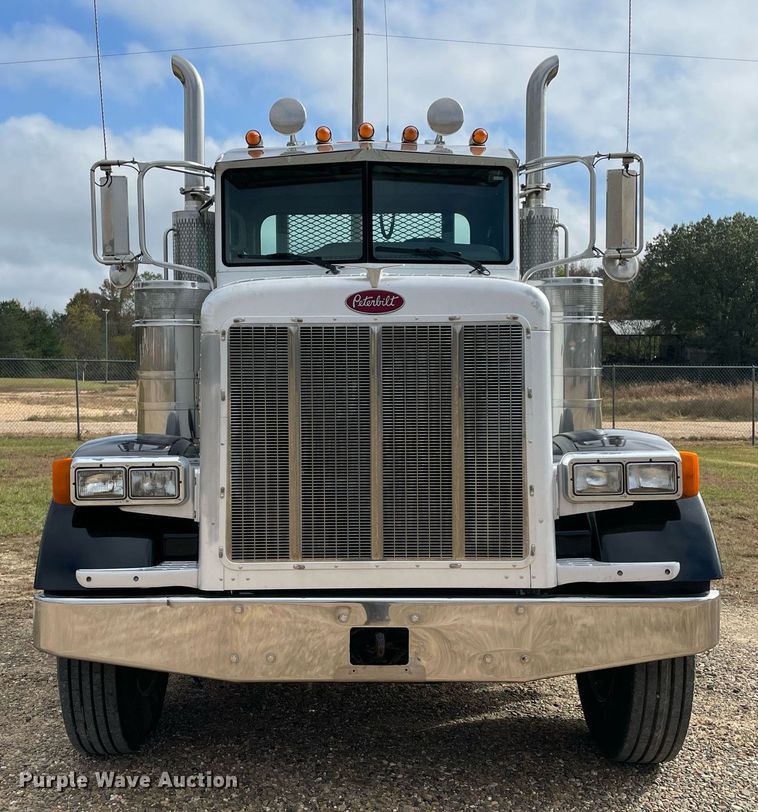 image for item LV9194 2007 Peterbilt 378  winch truck