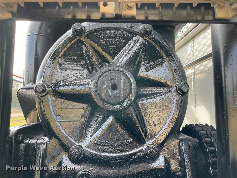 image for item LV9194 2007 Peterbilt 378  winch truck