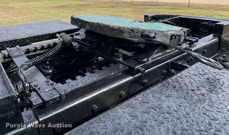 image for item LV9194 2007 Peterbilt 378  winch truck