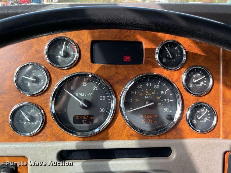 image for item LV9194 2007 Peterbilt 378  winch truck