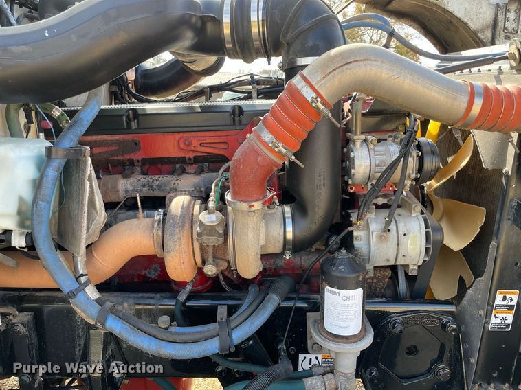 image for item LV9194 2007 Peterbilt 378  winch truck