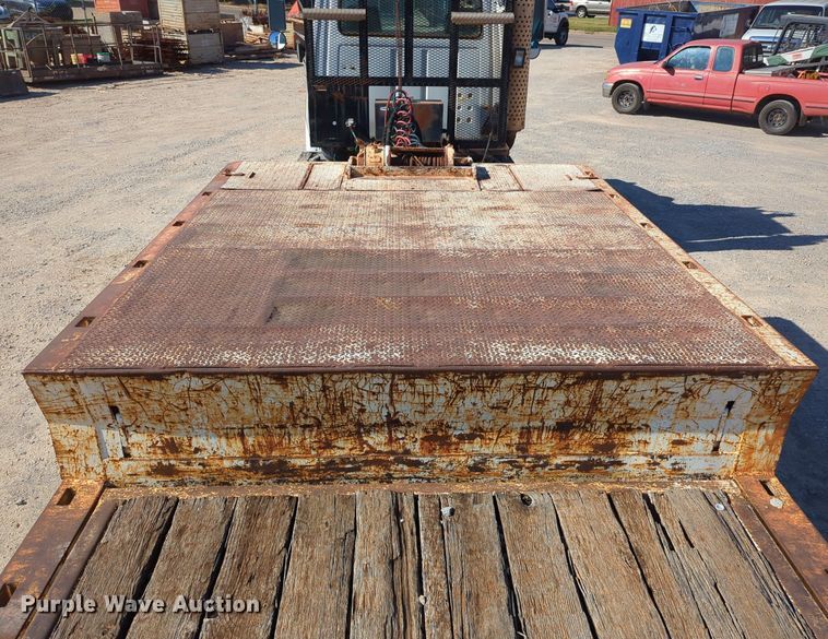 image for item LY9352 2001 Trail King  drop deck equipment trailer