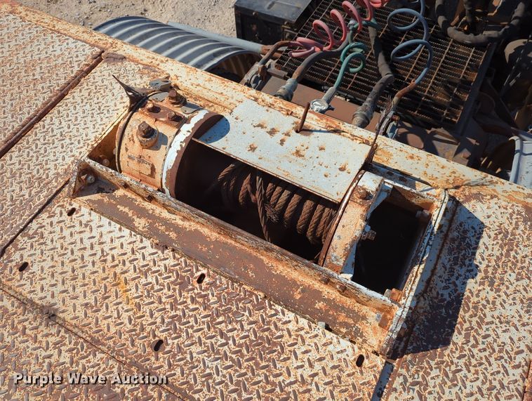 image for item LY9352 2001 Trail King  drop deck equipment trailer