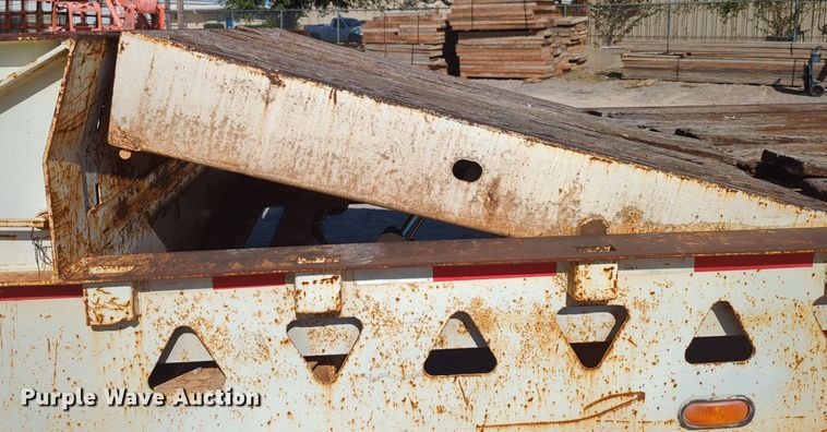 image for item LY9352 2001 Trail King  drop deck equipment trailer