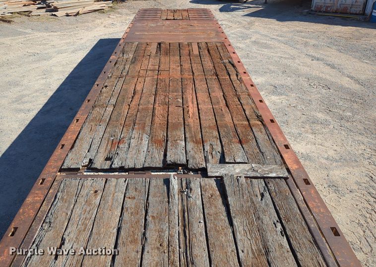 image for item LY9352 2001 Trail King  drop deck equipment trailer