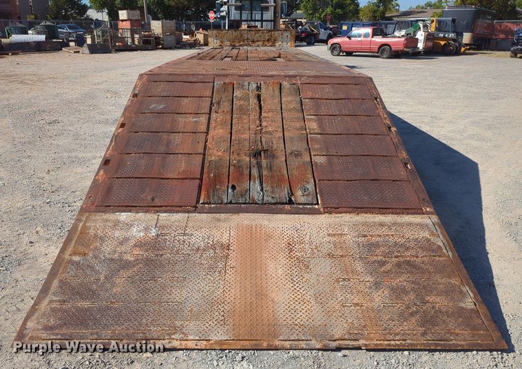 image for item LY9352 2001 Trail King  drop deck equipment trailer